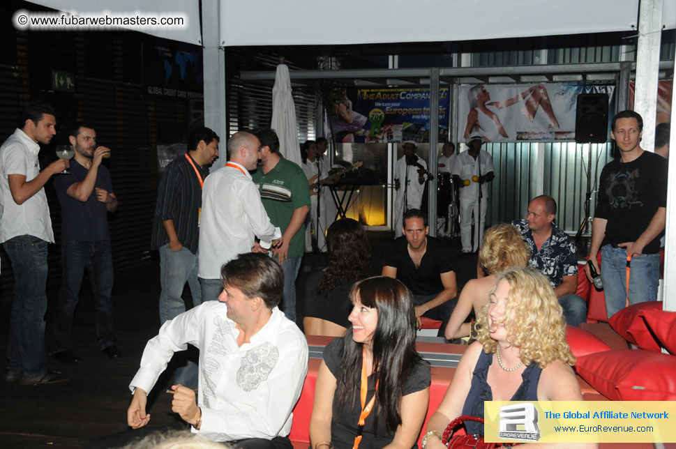 ¿Undress for Success¿Party