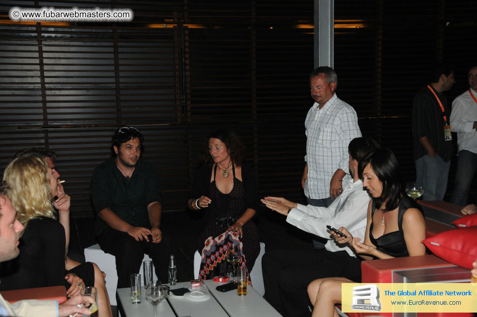 ¿Undress for Success¿Party