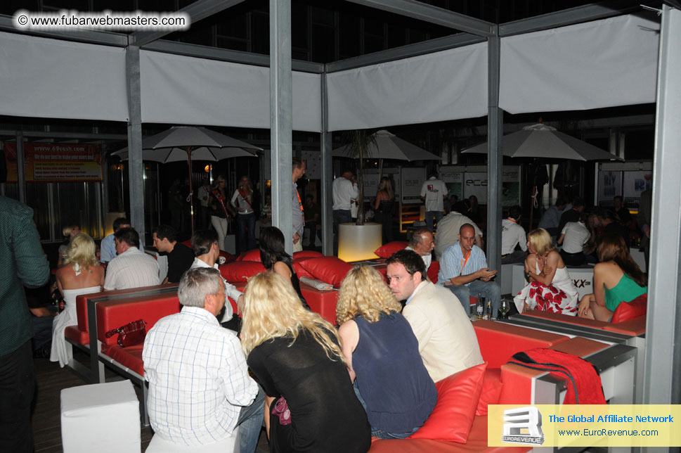 ¿Undress for Success¿Party