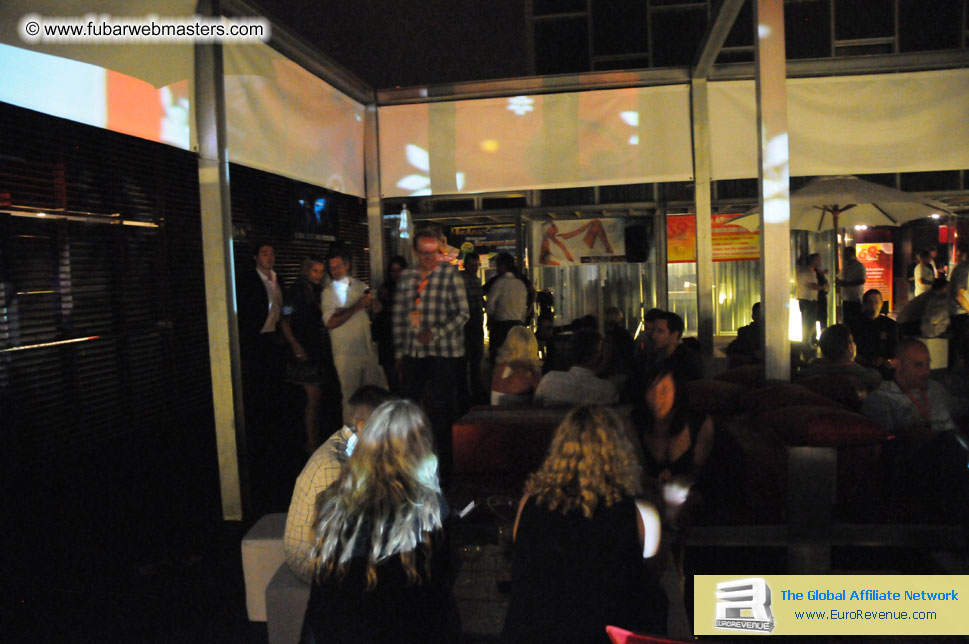 ¿Undress for Success¿Party