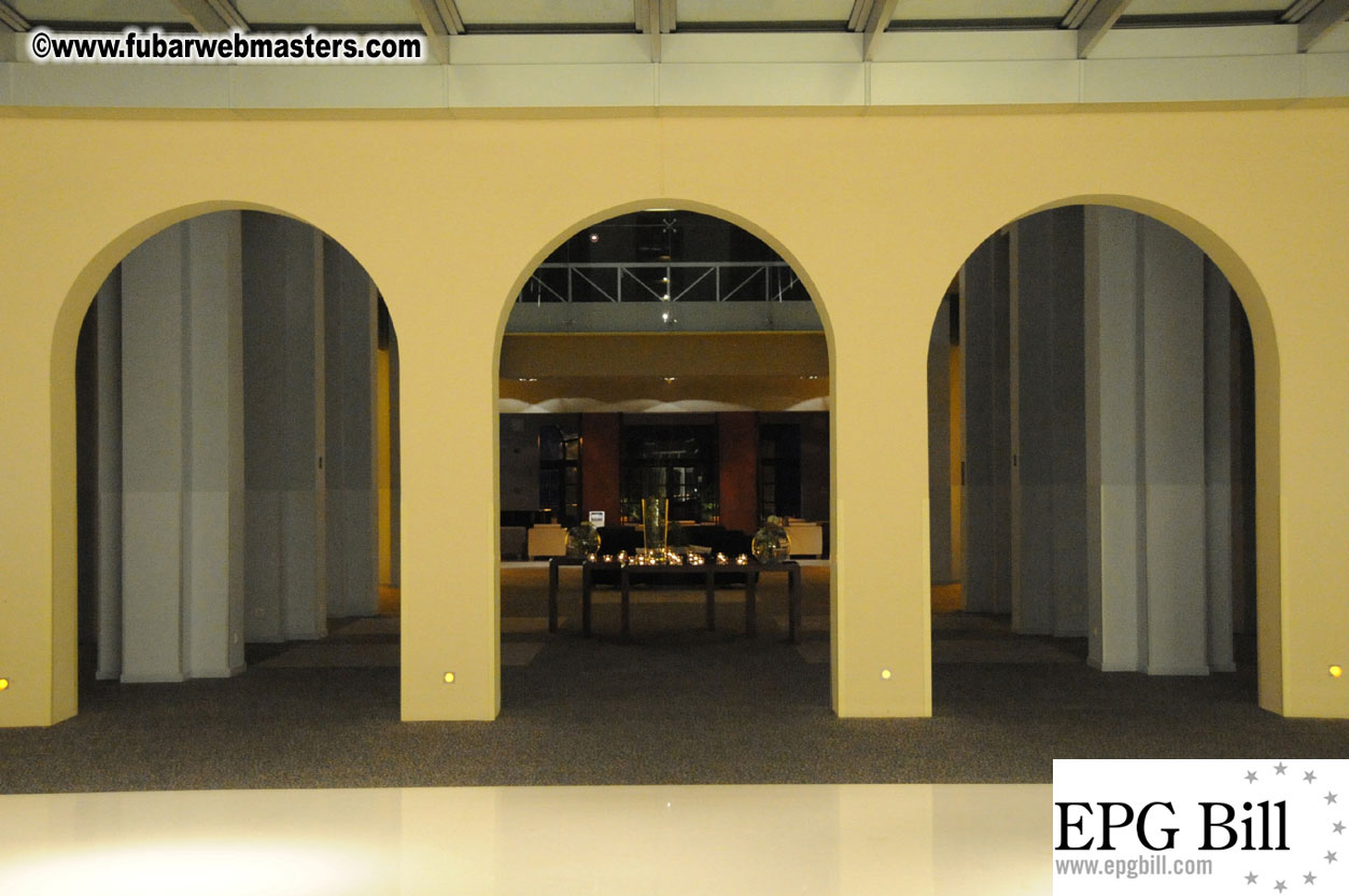 Early Arrivals & Beach Scenes