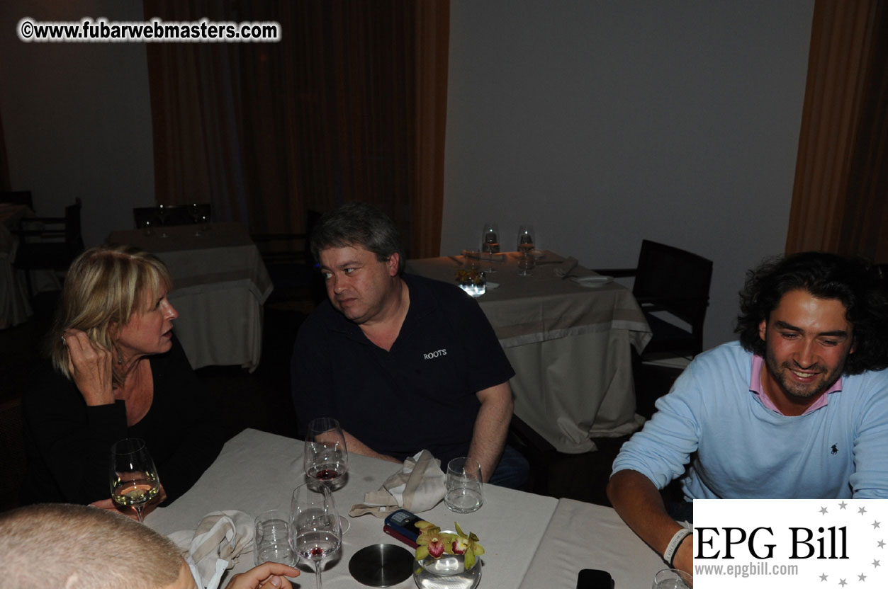 Early Arrivals & Beach Scenes