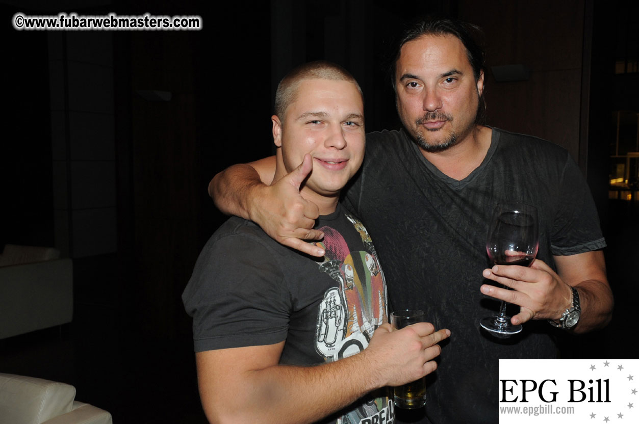 Early Arrivals & Beach Scenes