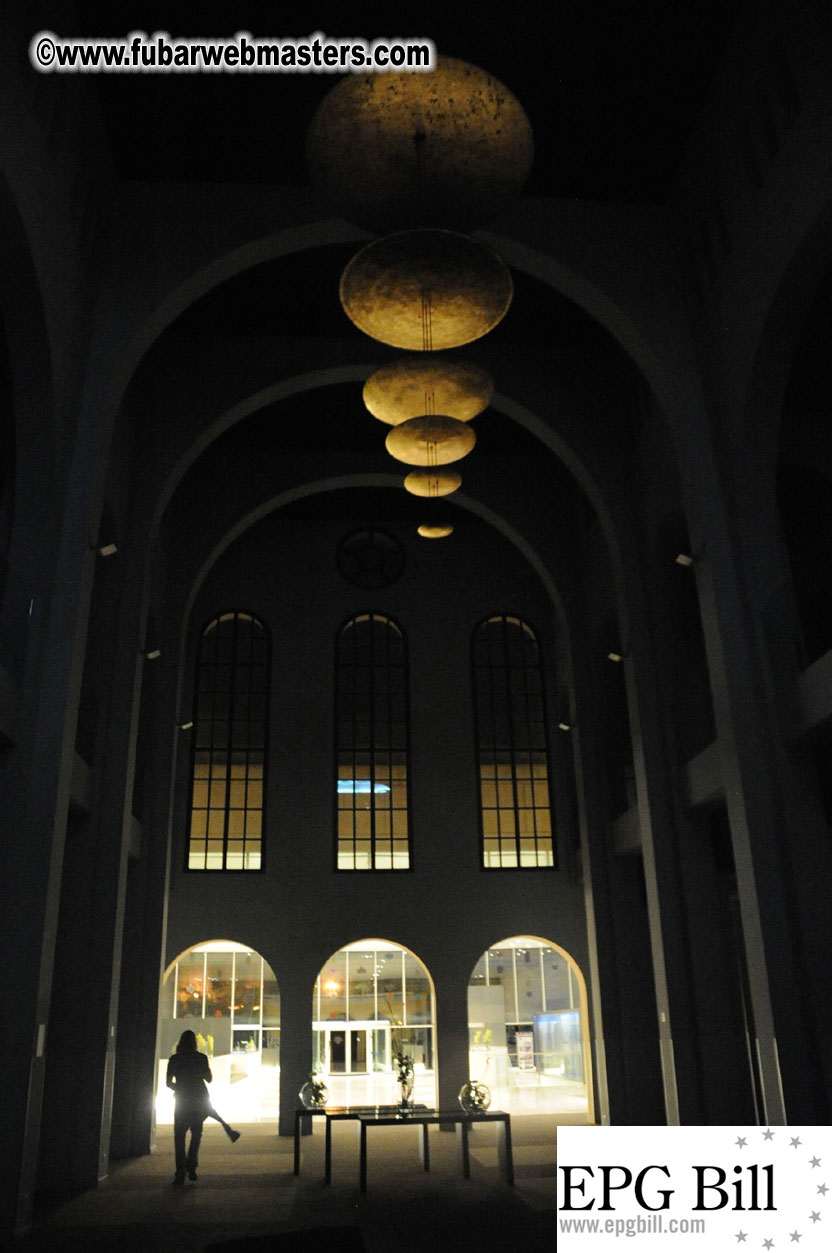 Early Arrivals & Beach Scenes