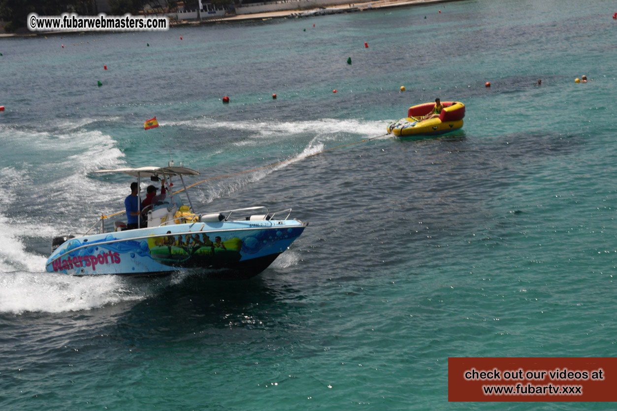 Boat Trip with Cool Drinks & Hot Girls