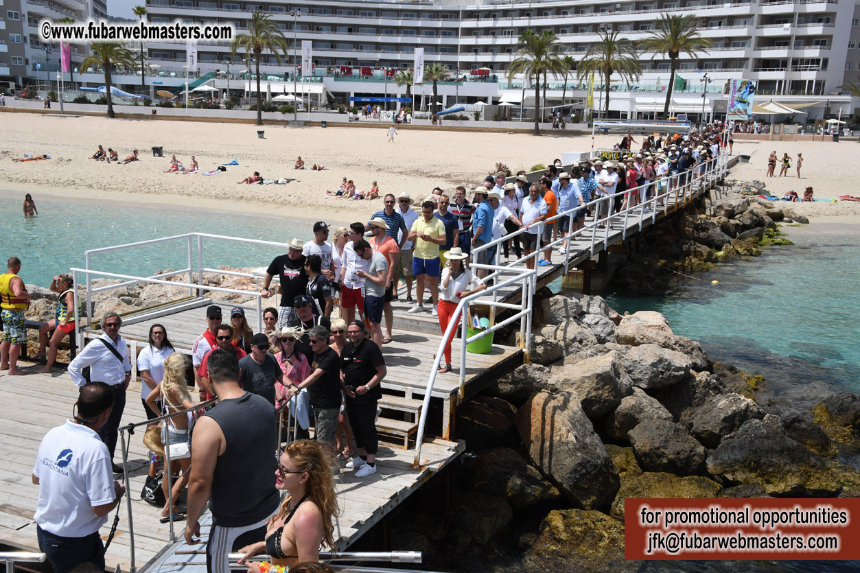 Boat Trip with Cool Drinks & Hot Girls