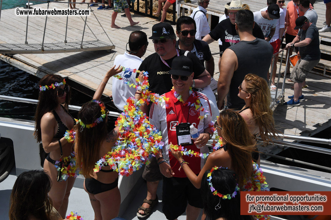 Boat Trip with Cool Drinks & Hot Girls