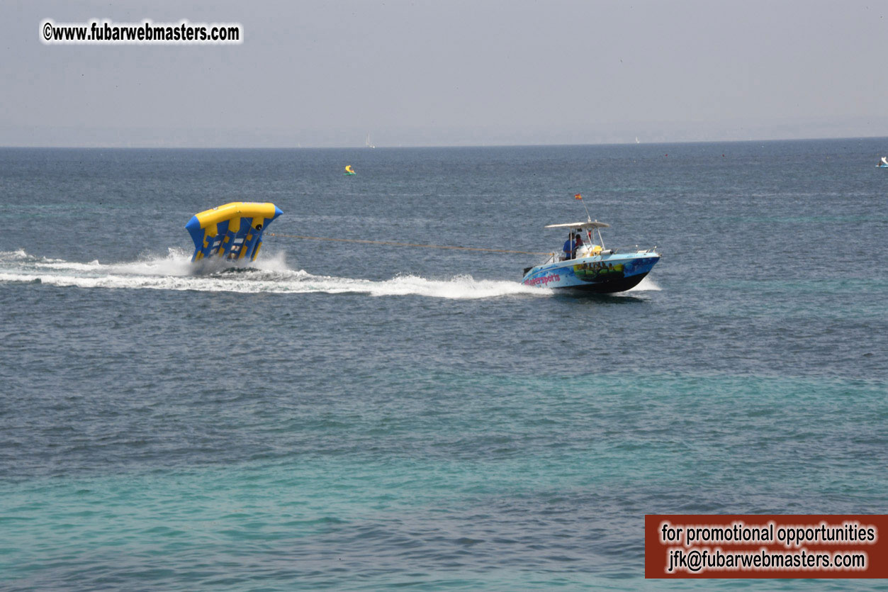 Boat Trip with Cool Drinks & Hot Girls