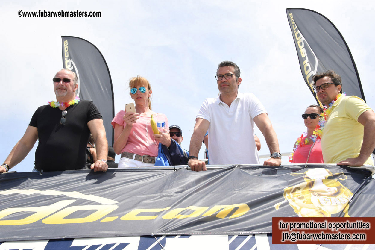 Boat Trip with Cool Drinks & Hot Girls