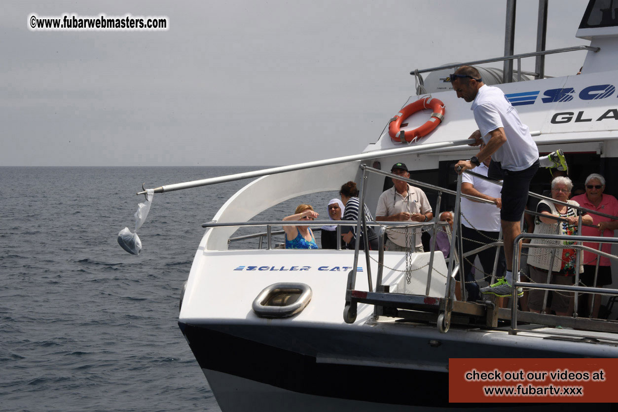 Boat Trip with Cool Drinks & Hot Girls