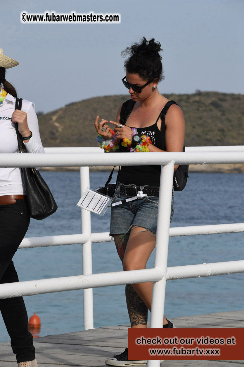 Boat Trip with Cool Drinks & Hot Girls