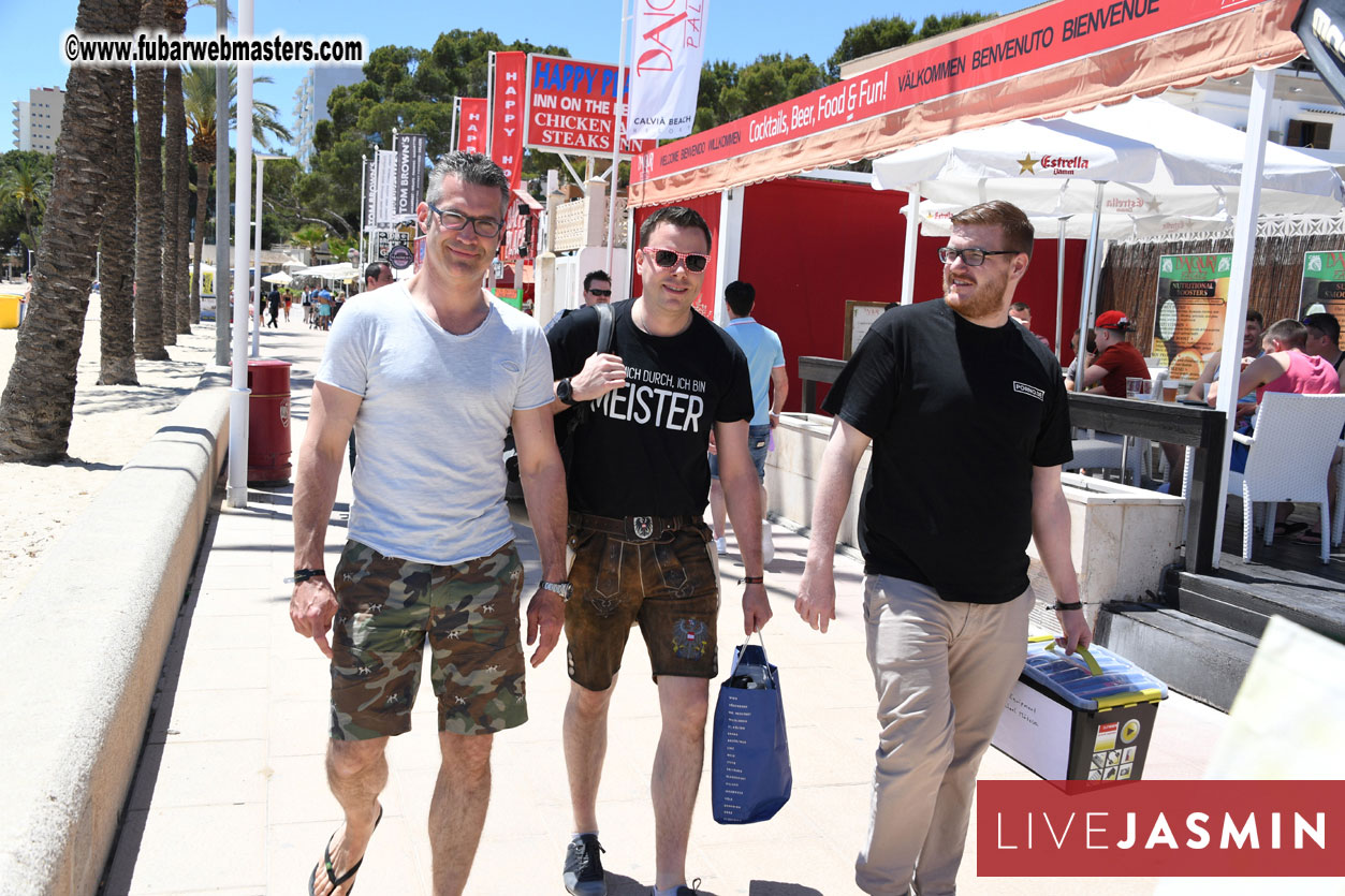 Boat Trip with Cool Drinks & Hot Girls