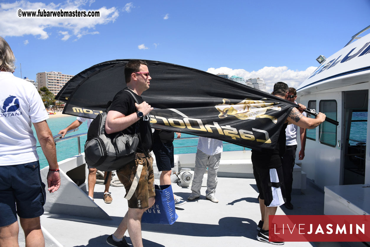 Boat Trip with Cool Drinks & Hot Girls