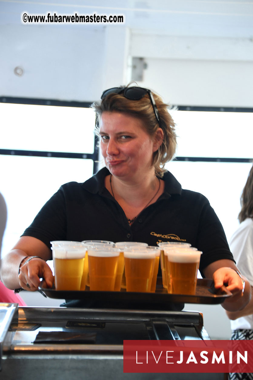 Boat Trip with Cool Drinks & Hot Girls