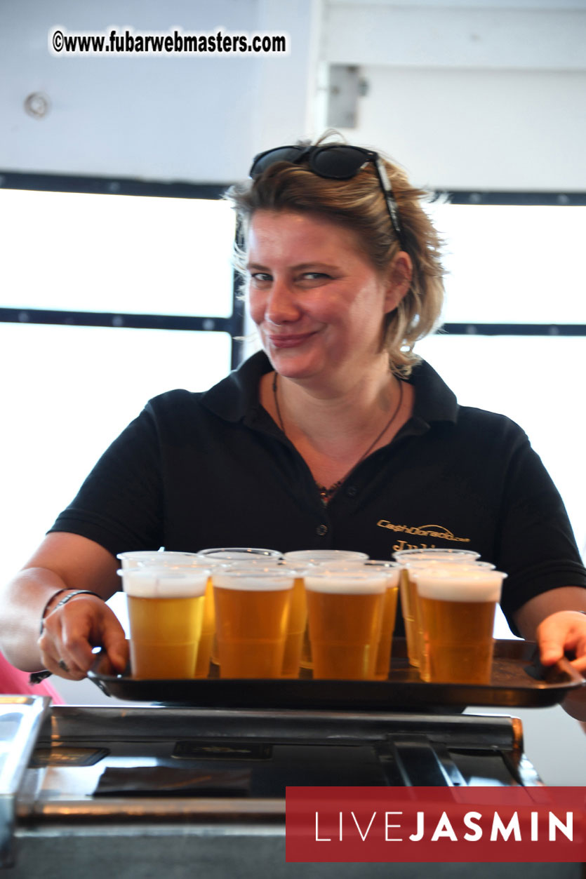 Boat Trip with Cool Drinks & Hot Girls