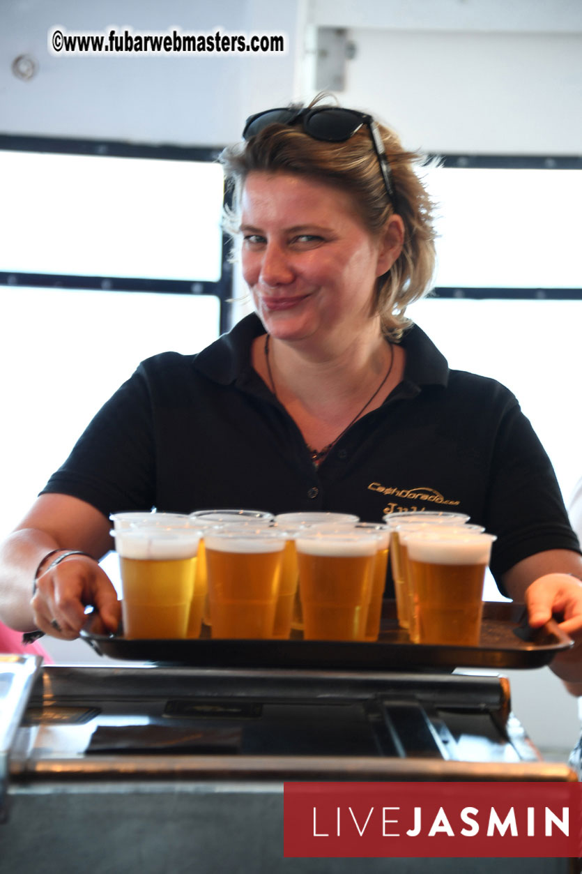 Boat Trip with Cool Drinks & Hot Girls