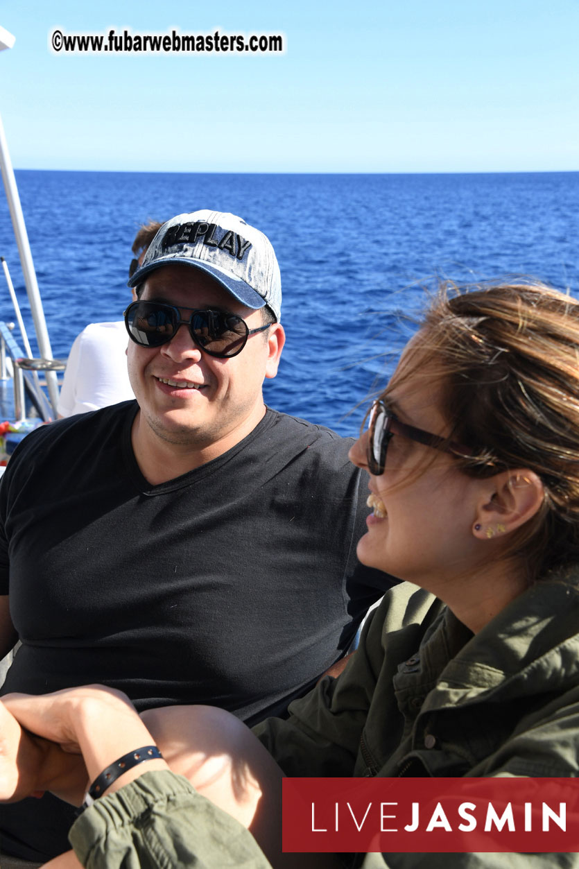 Boat Trip with Cool Drinks & Hot Girls