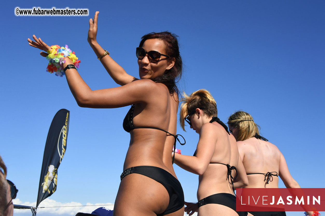 Boat Trip with Cool Drinks & Hot Girls