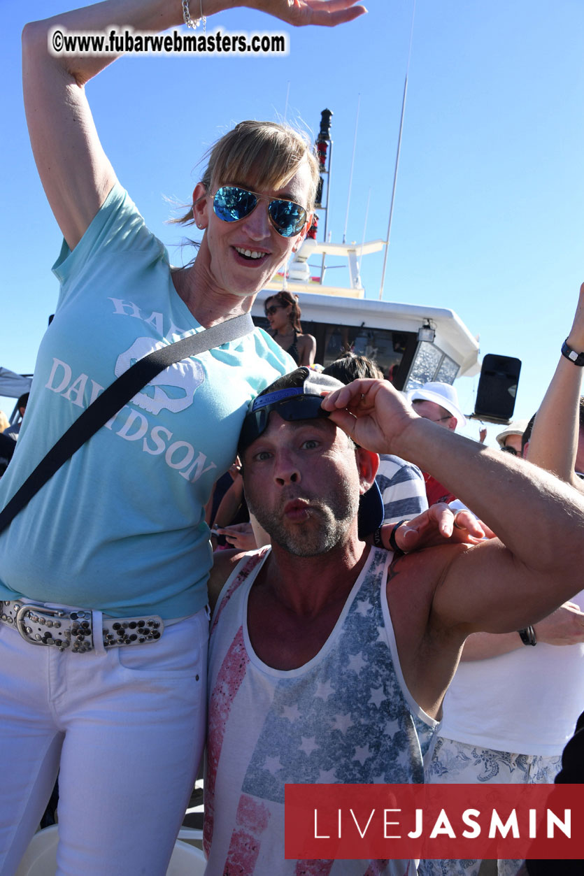 Boat Trip with Cool Drinks & Hot Girls