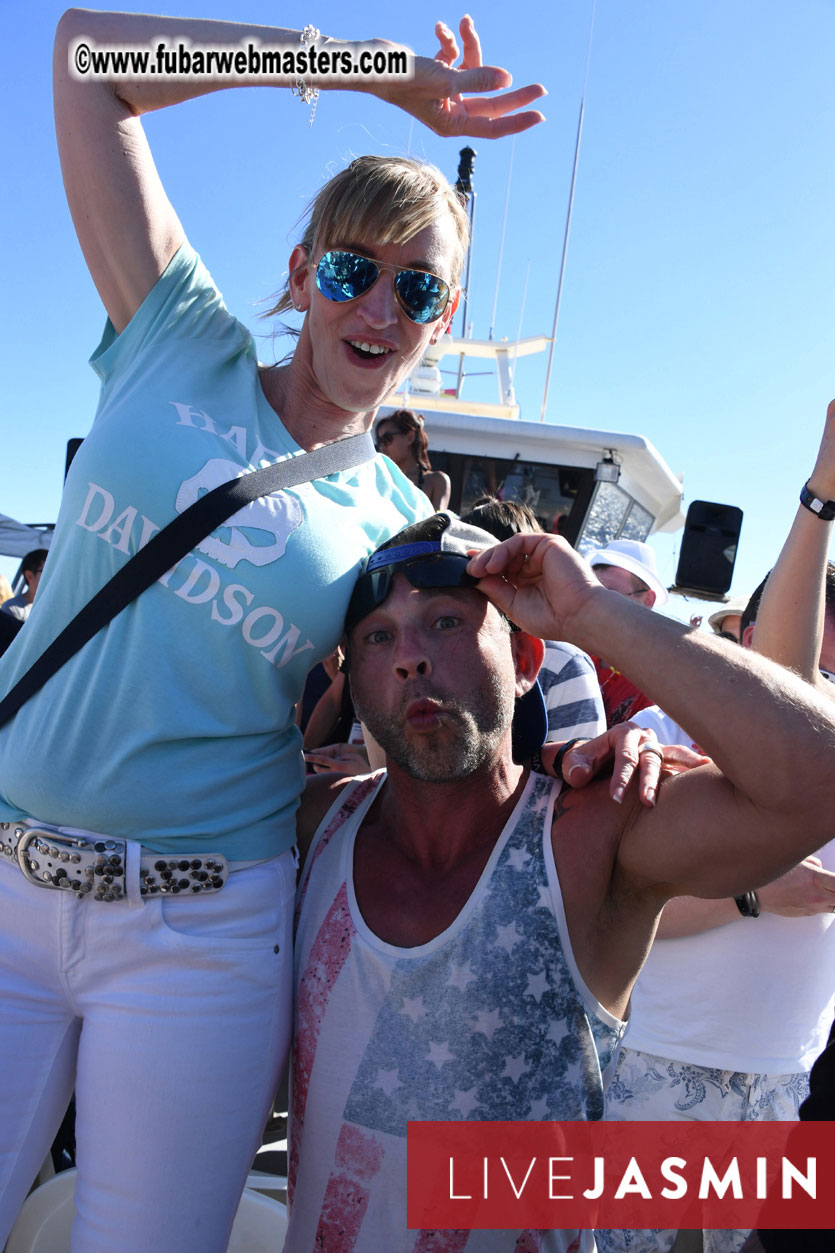 Boat Trip with Cool Drinks & Hot Girls