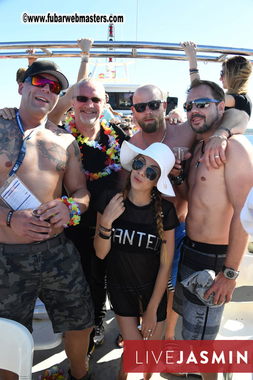 Boat Trip with Cool Drinks & Hot Girls