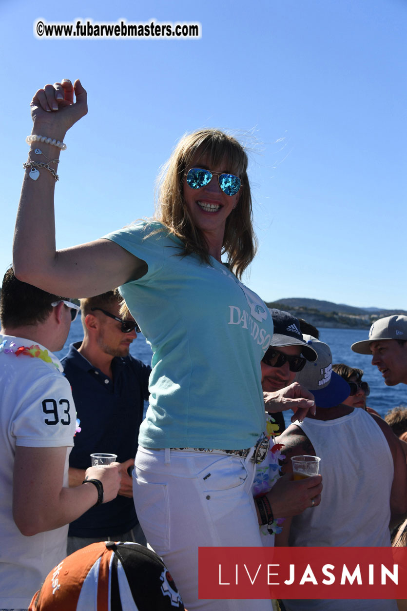 Boat Trip with Cool Drinks & Hot Girls