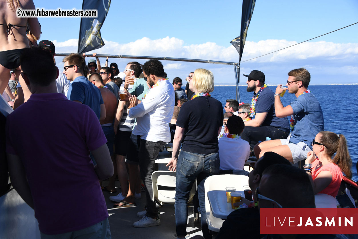 Boat Trip with Cool Drinks & Hot Girls