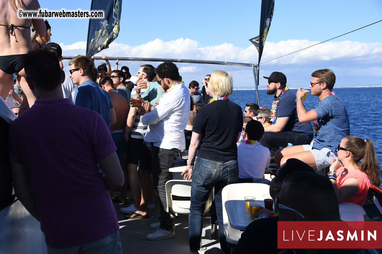 Boat Trip with Cool Drinks & Hot Girls