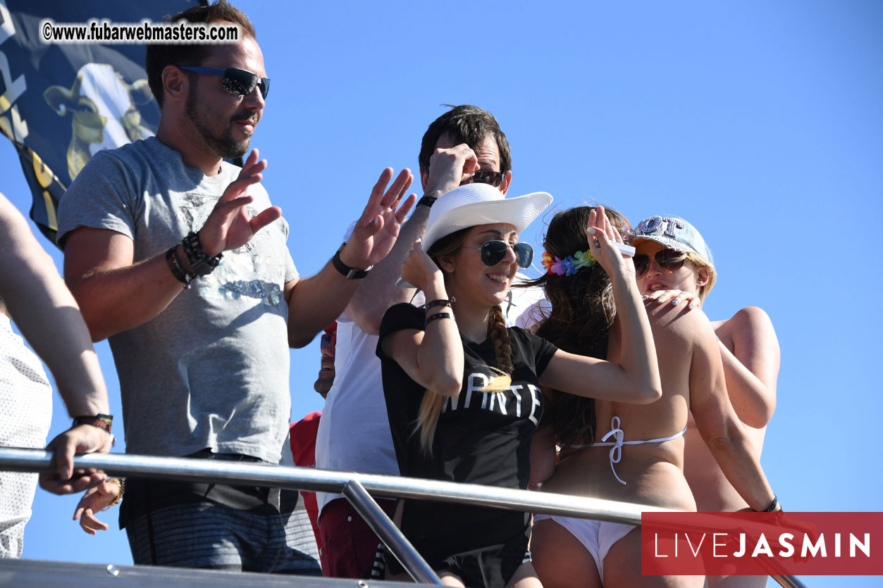 Boat Trip with Cool Drinks & Hot Girls