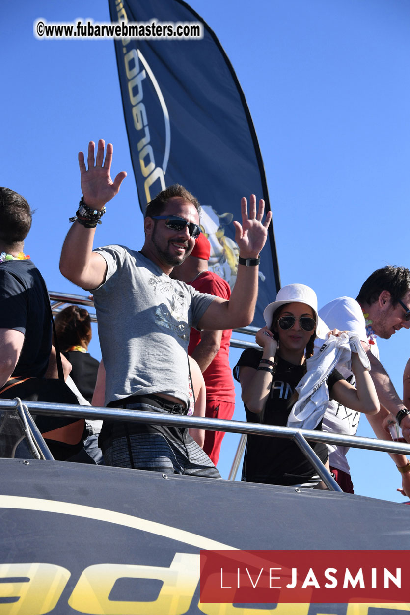 Boat Trip with Cool Drinks & Hot Girls