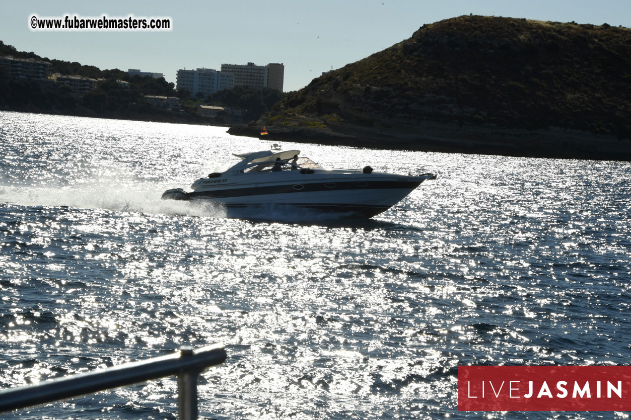Boat Trip with Cool Drinks & Hot Girls