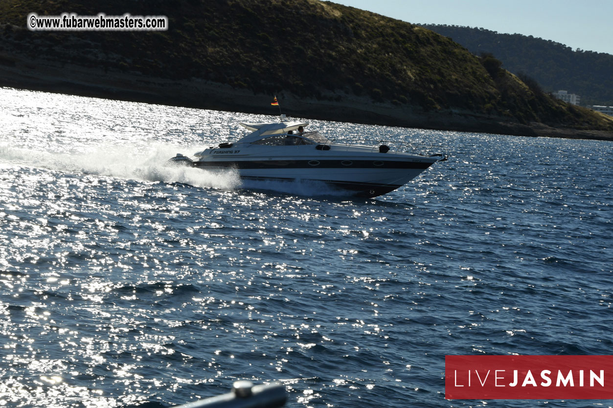 Boat Trip with Cool Drinks & Hot Girls