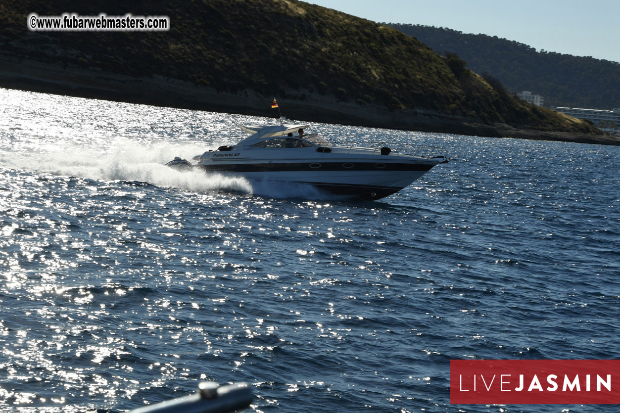 Boat Trip with Cool Drinks & Hot Girls