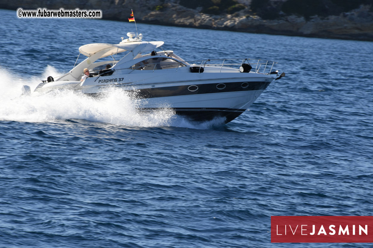 Boat Trip with Cool Drinks & Hot Girls