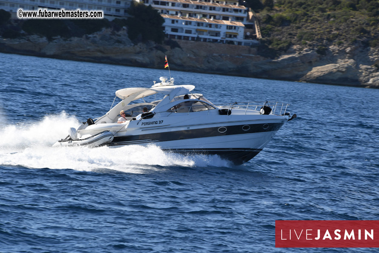 Boat Trip with Cool Drinks & Hot Girls