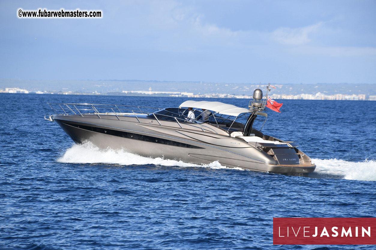 Boat Trip with Cool Drinks & Hot Girls