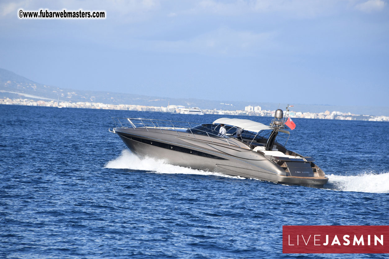 Boat Trip with Cool Drinks & Hot Girls