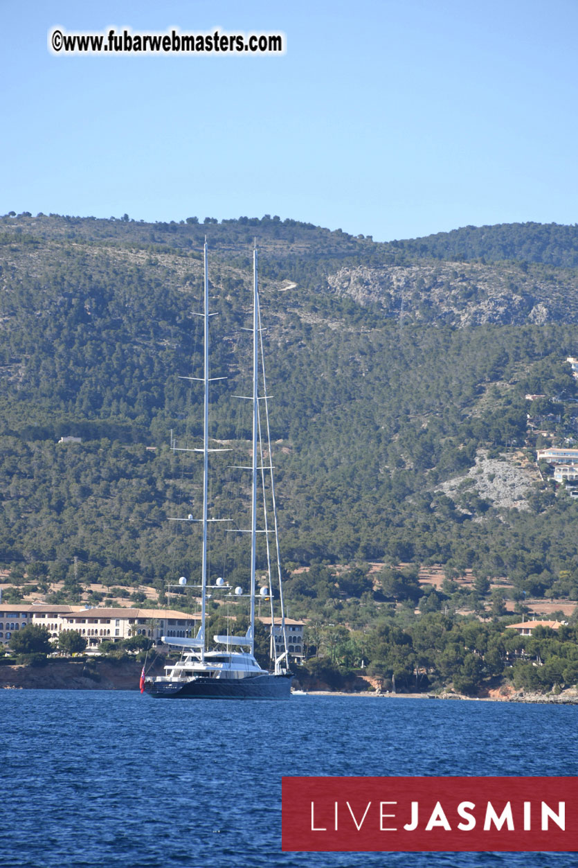 Boat Trip with Cool Drinks & Hot Girls