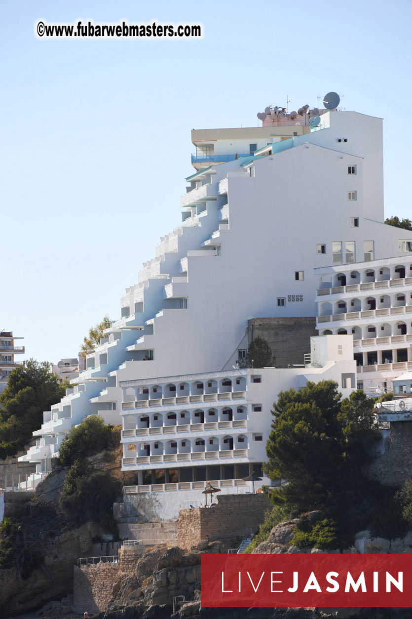 Boat Trip with Cool Drinks & Hot Girls
