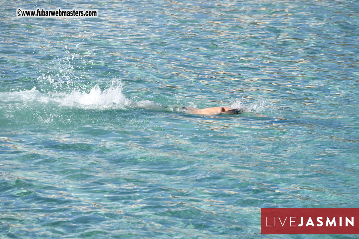 Boat Trip with Cool Drinks & Hot Girls