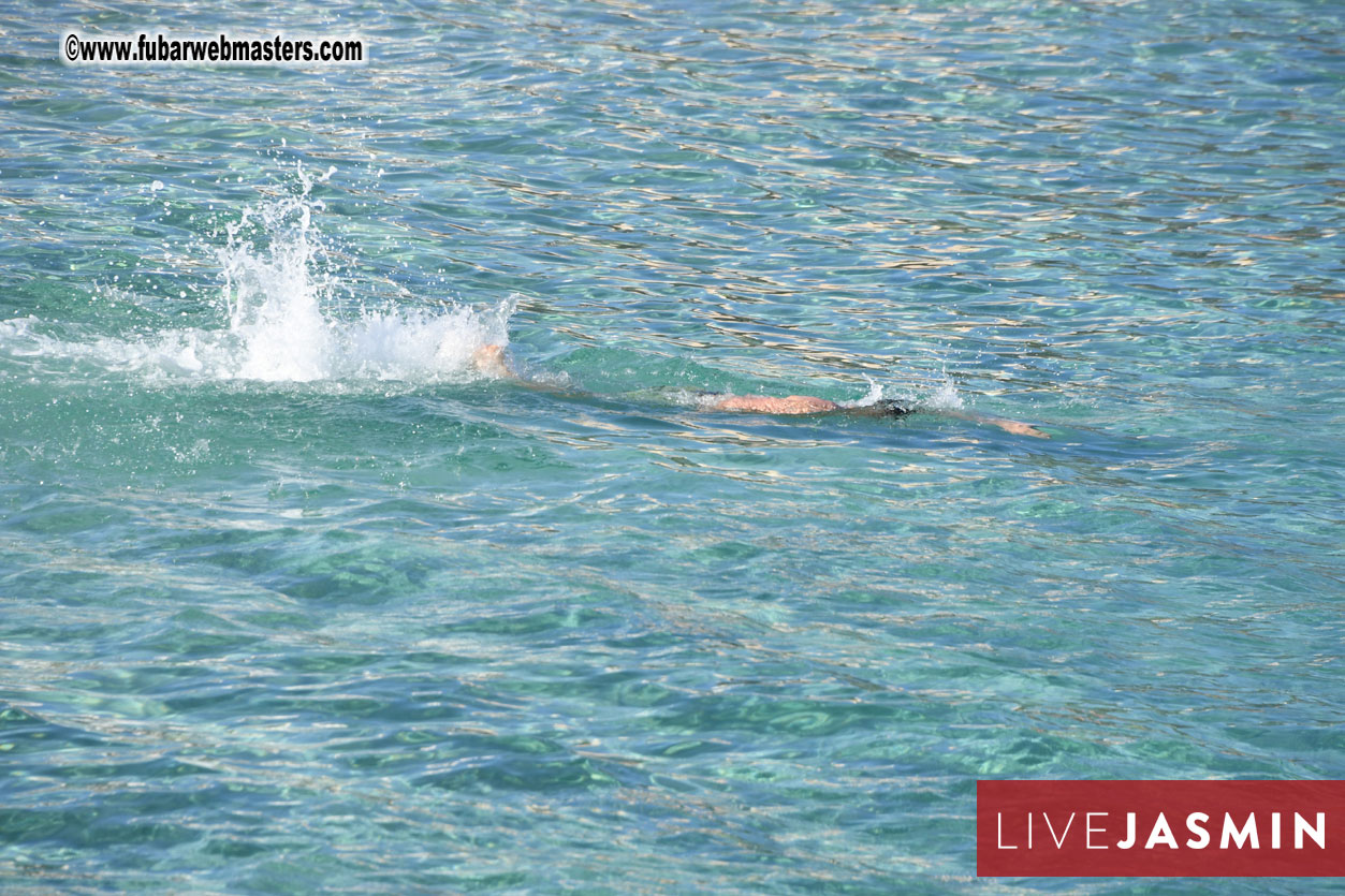 Boat Trip with Cool Drinks & Hot Girls