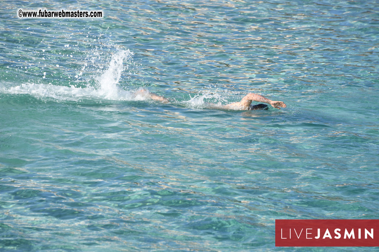 Boat Trip with Cool Drinks & Hot Girls