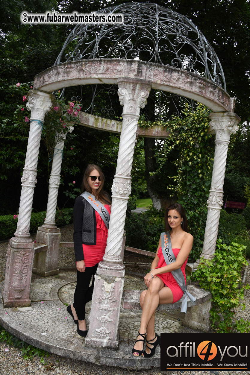 MaxCash Girls Photo Shoot