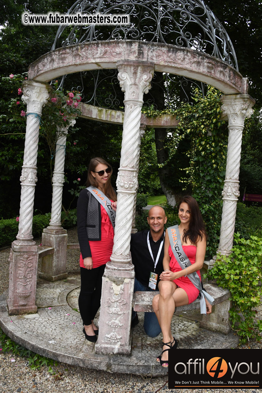 MaxCash Girls Photo Shoot