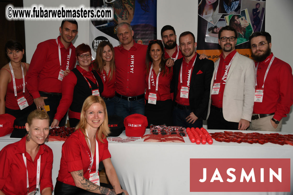 Industry meet market: the adult and webcam models