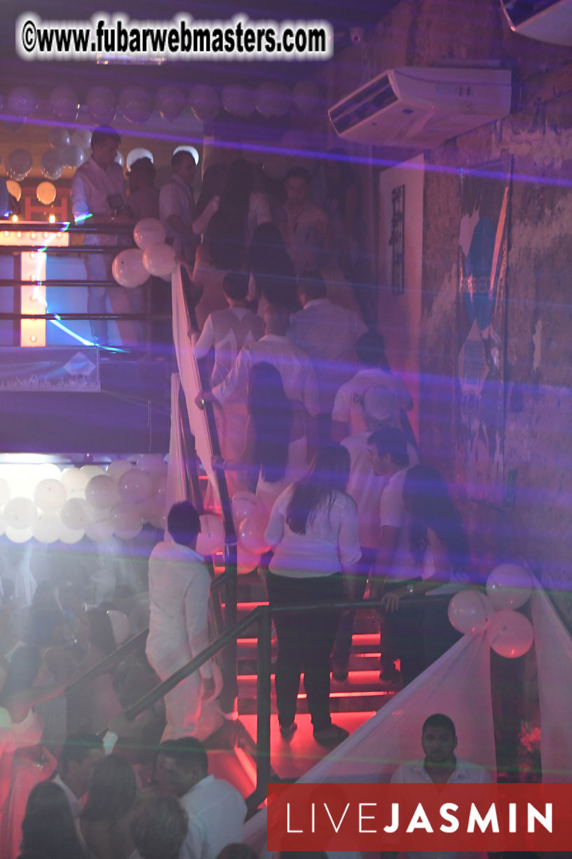 FreeWebCams White Party