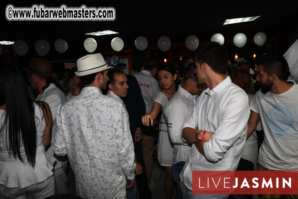 FreeWebCams White Party