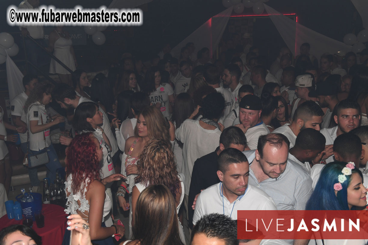 FreeWebCams White Party