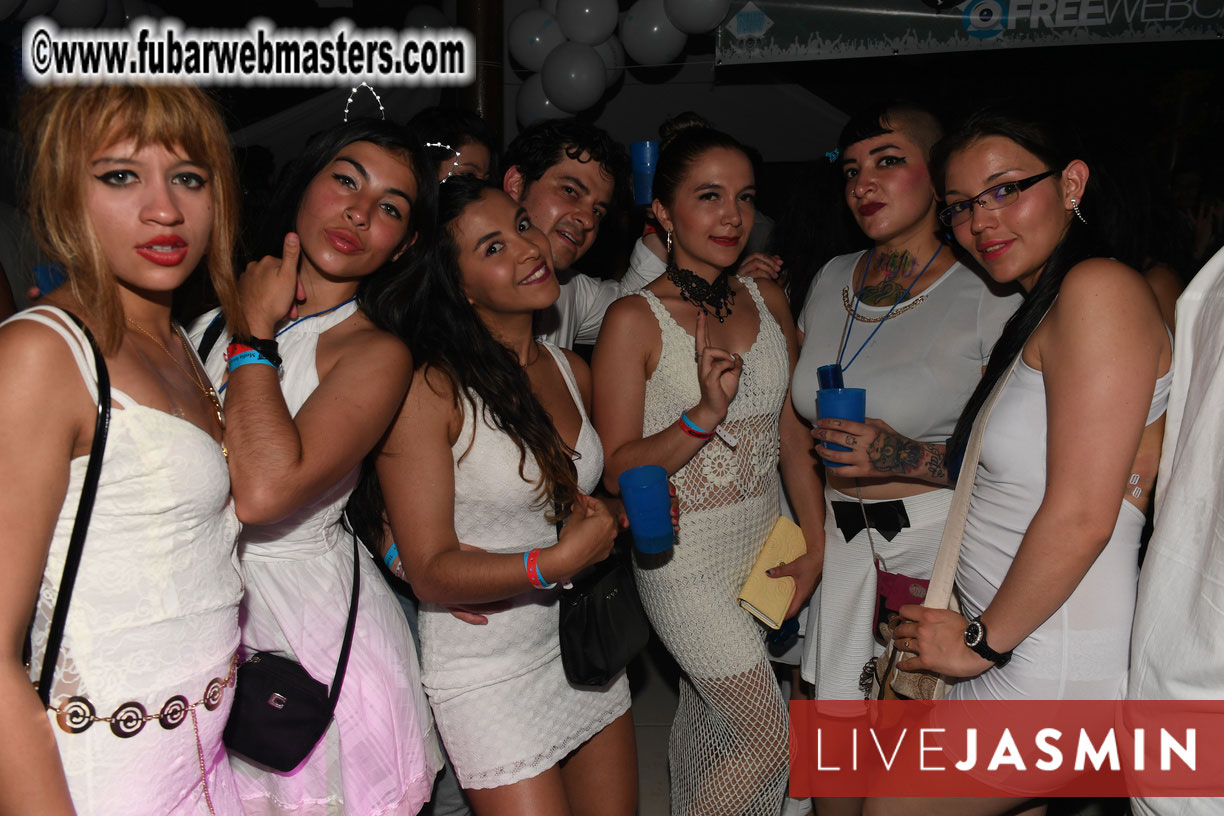 FreeWebCams White Party