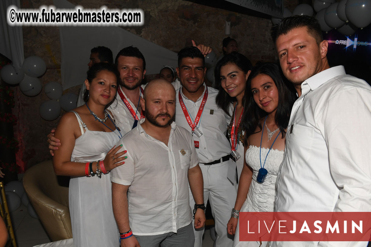 FreeWebCams White Party
